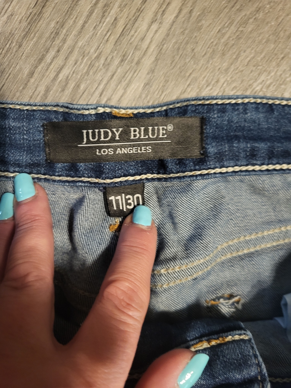 Judy Blue Jeans Womens 11/31 Straight Fit Blue Distressed Denim Mid Rise Relaxed - Picture 3 of 5